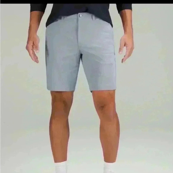 Lululemon 🍋 Commission Short Classic 7” - Picture 1 of 3